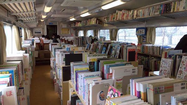 まだまだ頑張る新幹線 第２の人生は図書館 昭島市 セイトinfo 八王子 立川 多摩の情報サイト